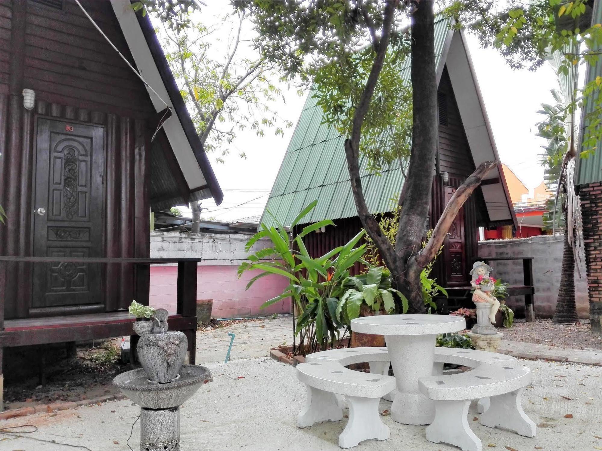 Bnr Resorts Bangkok Buitenkant foto